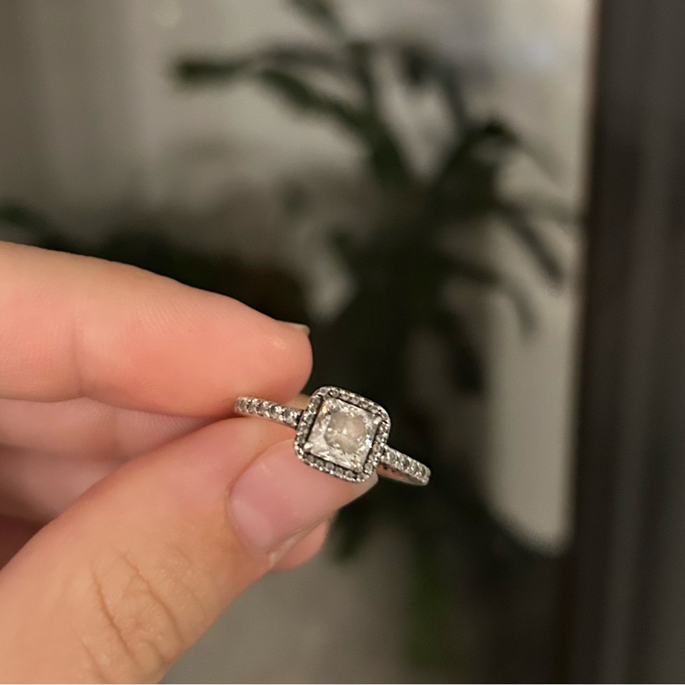 Square sparkle halo ring- Pandora